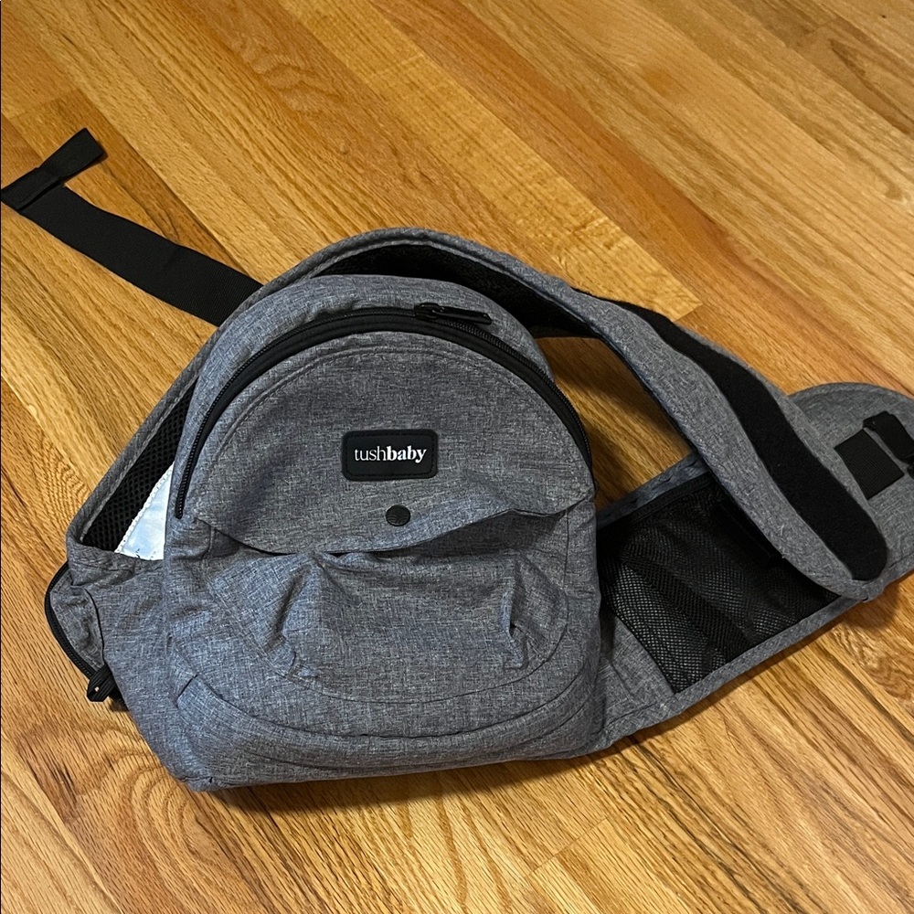 Tushbaby Gray Hip Carrier